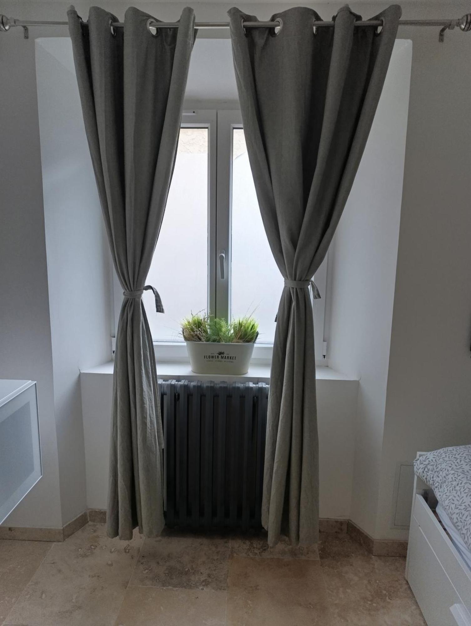 Logement Le Gabian Ampus Екстериор снимка